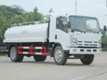 700P potable water tank truck - Image 2