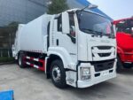 ISUZU Heavy Truck Vc66 Giga Compressed Garbage Truck - Image 3