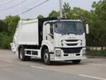 ISUZU Heavy Truck Vc66 Giga Compressed Garbage Truck - Image 4
