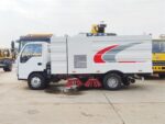 ISUZU small sweeper truck - Image 9