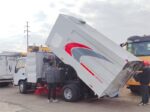 ISUZU small sweeper truck - Image 10