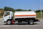 Isuzu 3000 gallons oil tanker truck - Image 5