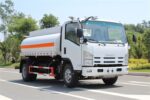 Isuzu 3000 gallons oil tanker truck - Image 6