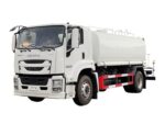 Isuzu 3000 gallons oil tanker truck - Image 3