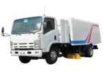 ISUZU NKR street vacuum sweeper - Image 3