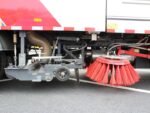 Isuzu Truck Heavy Duty Airport Vacuum Road SweeperTruck - Image 2
