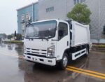 Qingling 700P waste compactor truck - Image 2