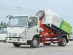 Qingling ELF NPR hook lift garbage truck - Image 2