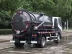 Qingling NPR sewage vacuum trucks - Image 4