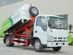 Qingling mini ELF hook loader truck - Image 4