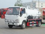 Qingling mini ELF vacuum pump suction trucks - Image 4